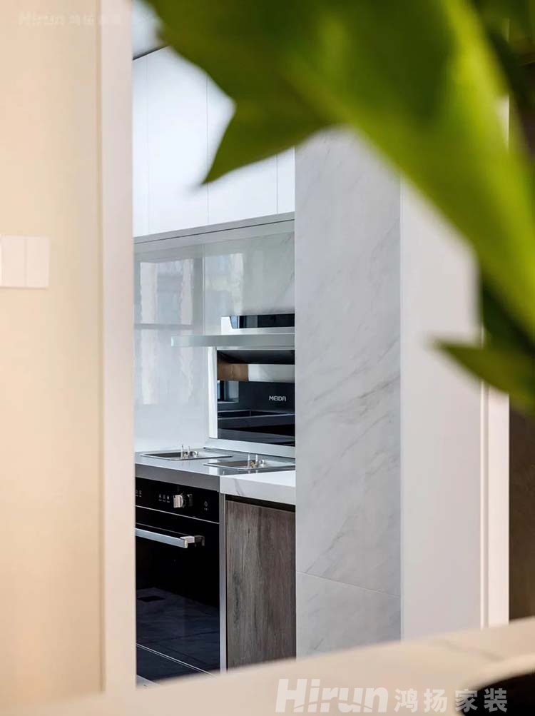 2022年房子怎么裝修好看，鴻揚(yáng)家裝三居室“雅致灰調(diào)”裝修案例分享